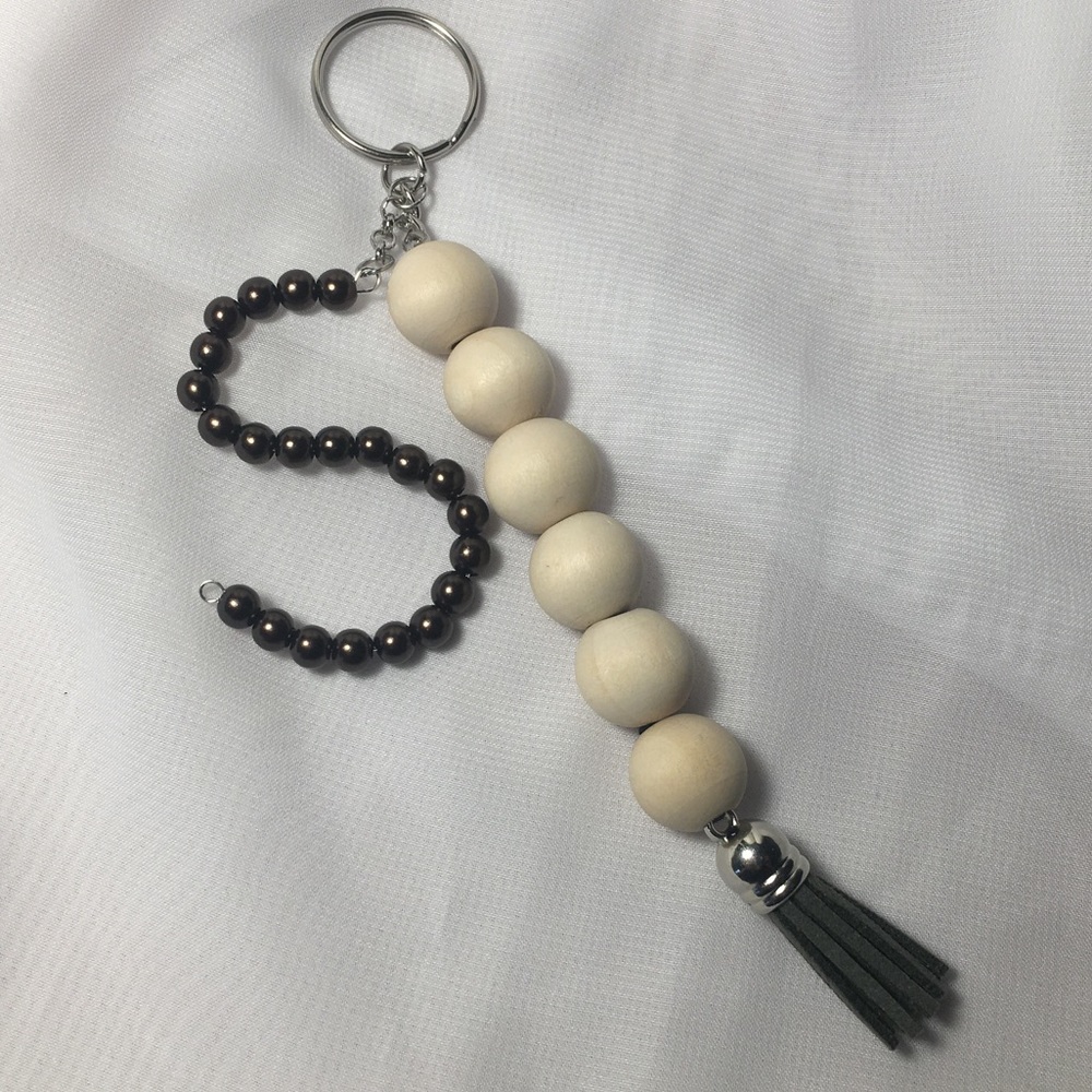 “S” Keychain - Picture 3 of 6
